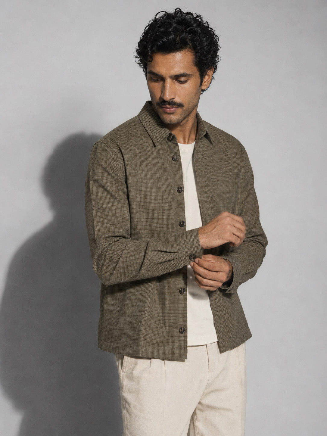 Khaki 